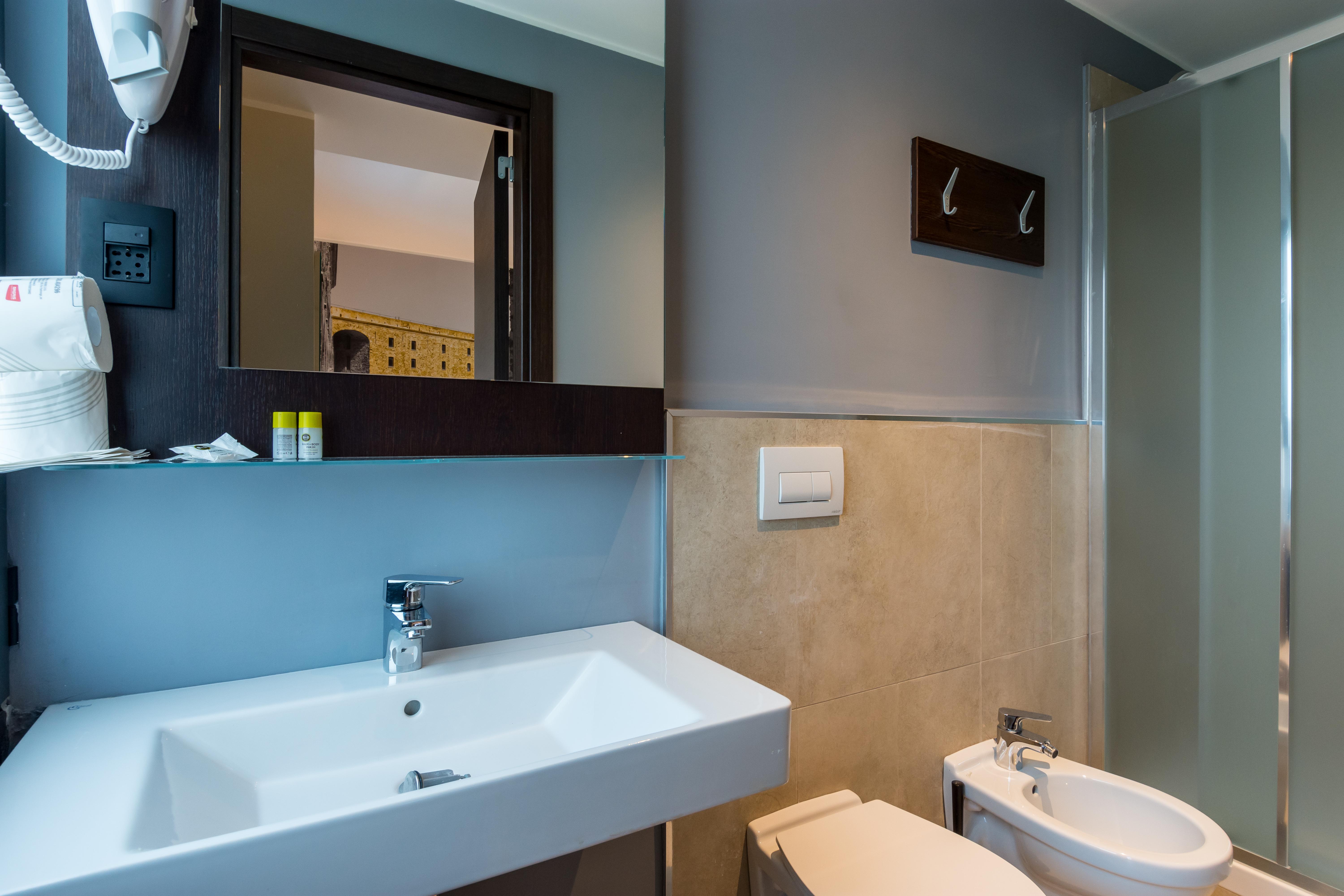 B&B Hotel Savona Exterior foto