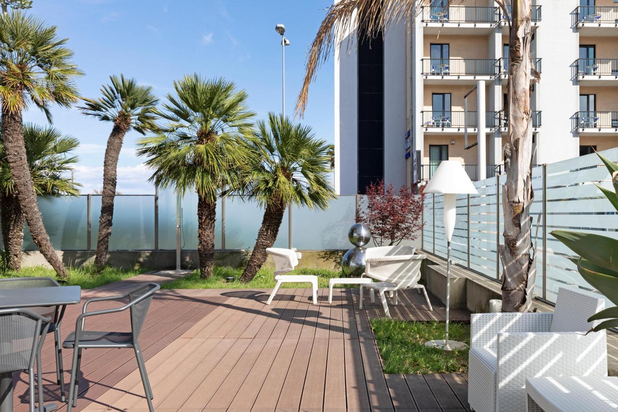 B&B Hotel Savona Exterior foto
